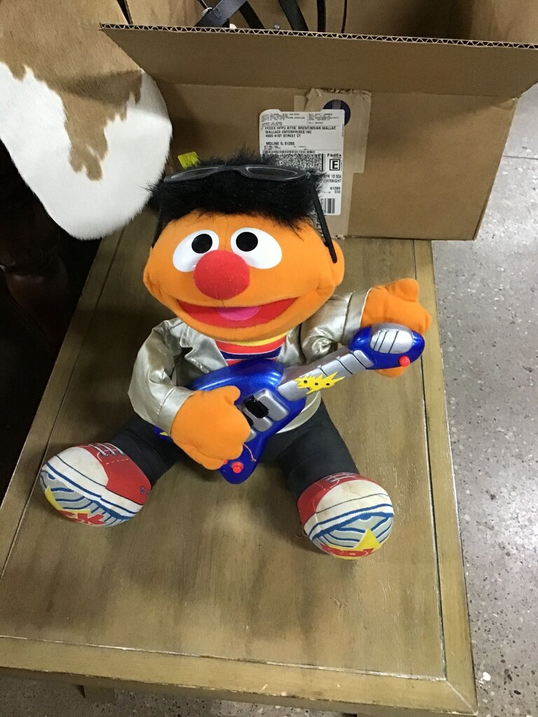 ROCK AND ROLL ELMO
