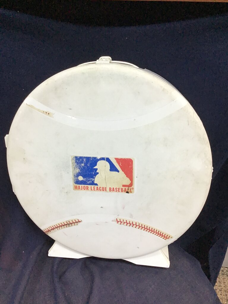 Vintage Major League Baseball Shaped Card Holder Case w/a few cards